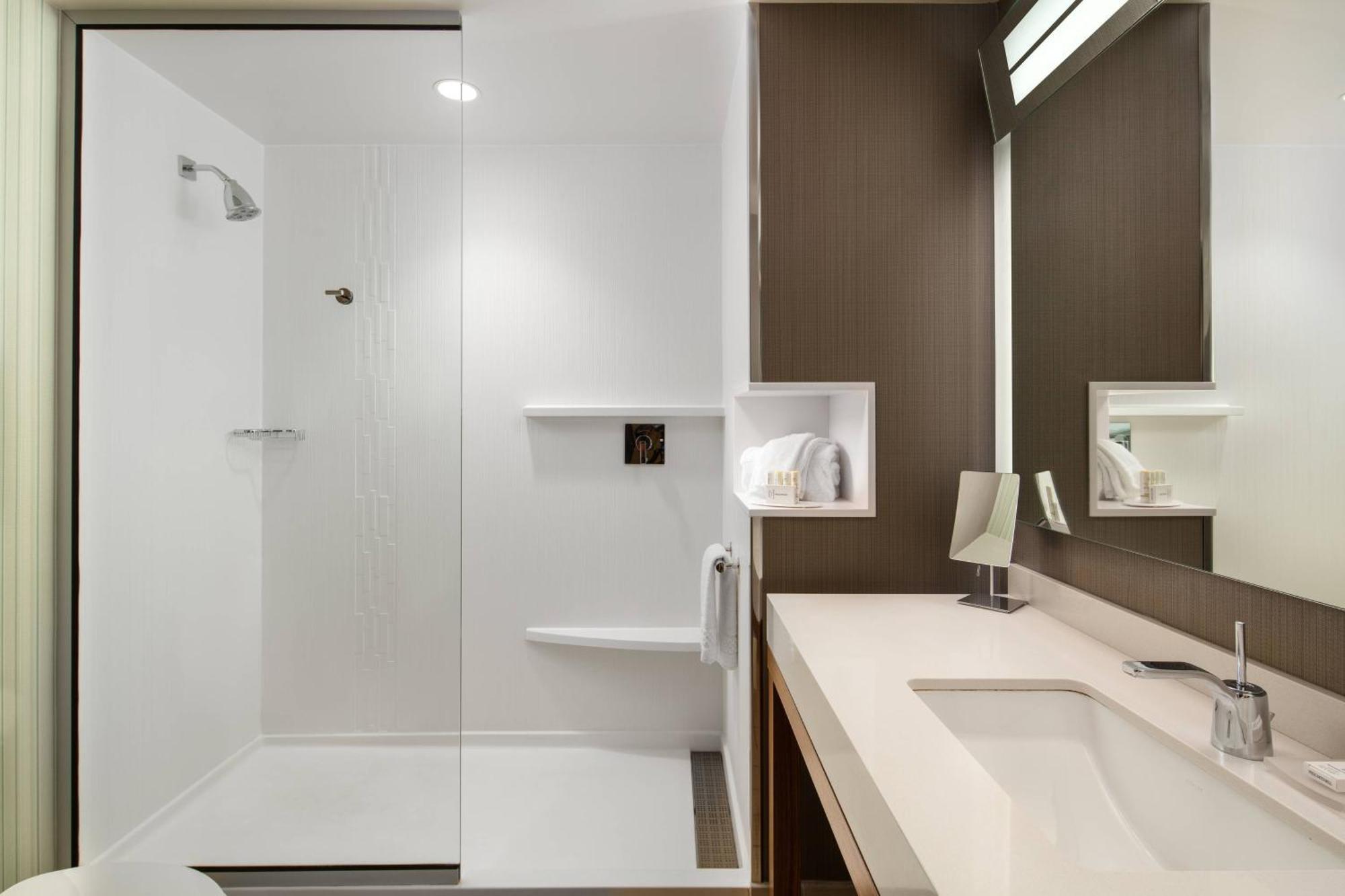 Courtyard By Marriott Erie Bayfront Hotell Eksteriør bilde