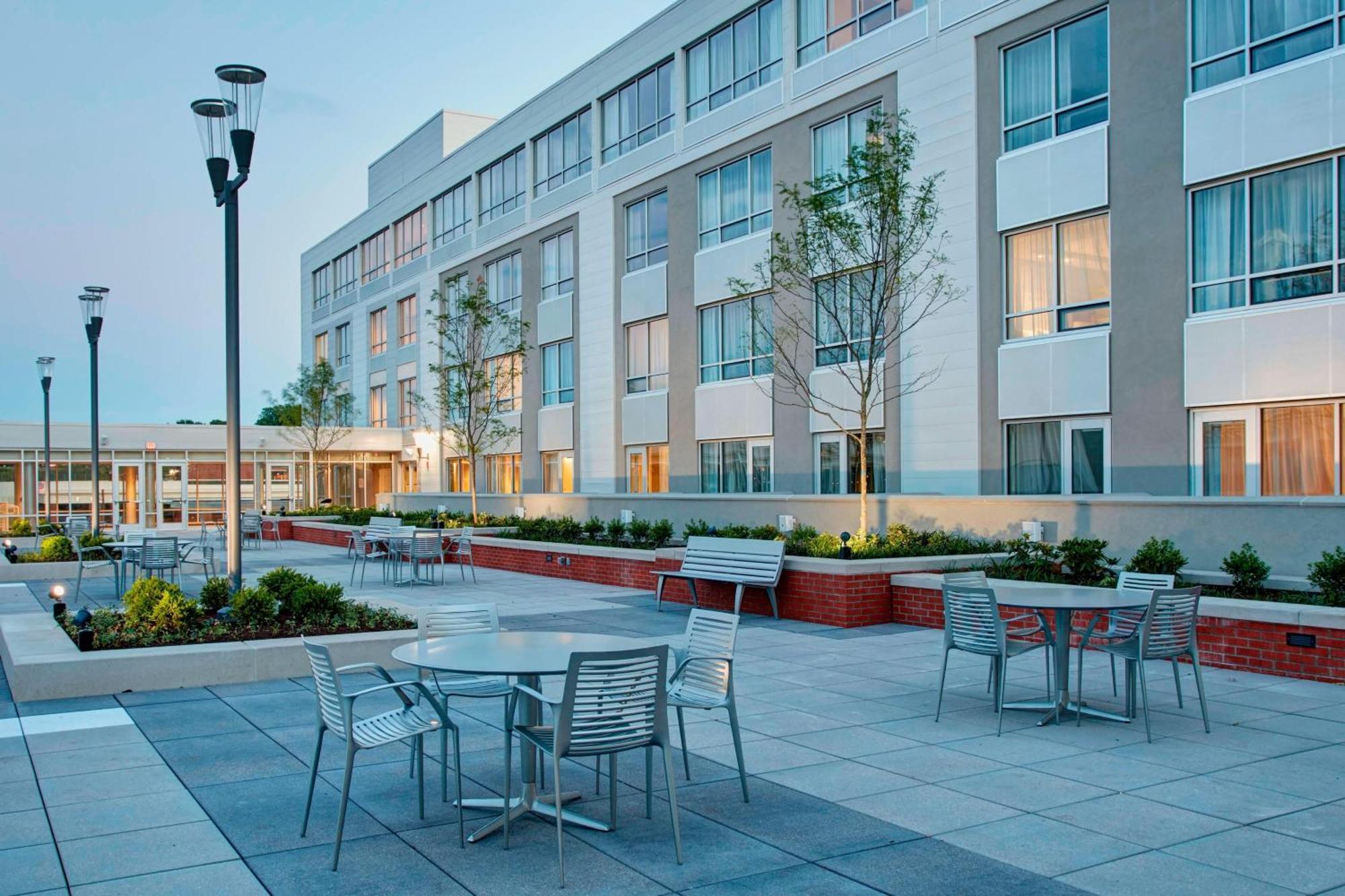 Courtyard By Marriott Erie Bayfront Hotell Eksteriør bilde