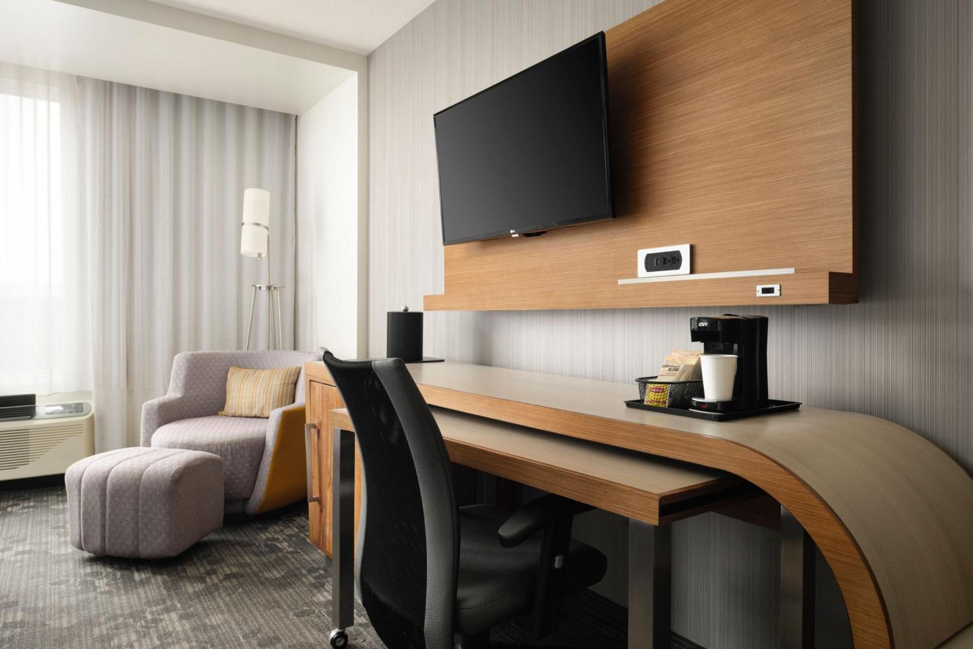 Courtyard By Marriott Erie Bayfront Hotell Eksteriør bilde
