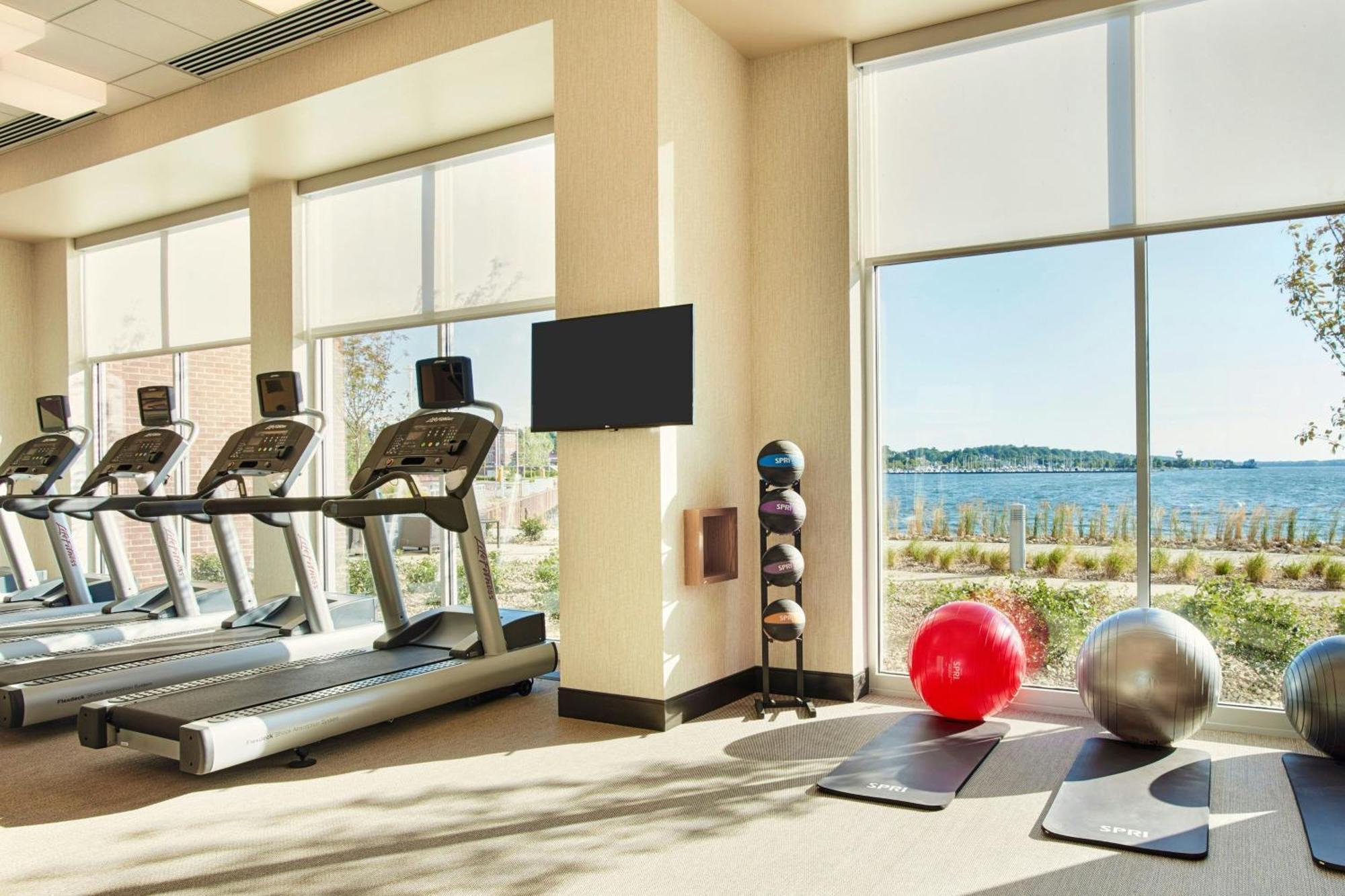 Courtyard By Marriott Erie Bayfront Hotell Eksteriør bilde